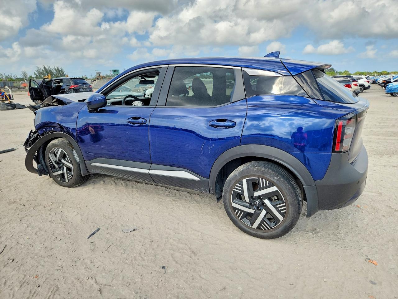2025 NISSAN KICKS — фото 2
