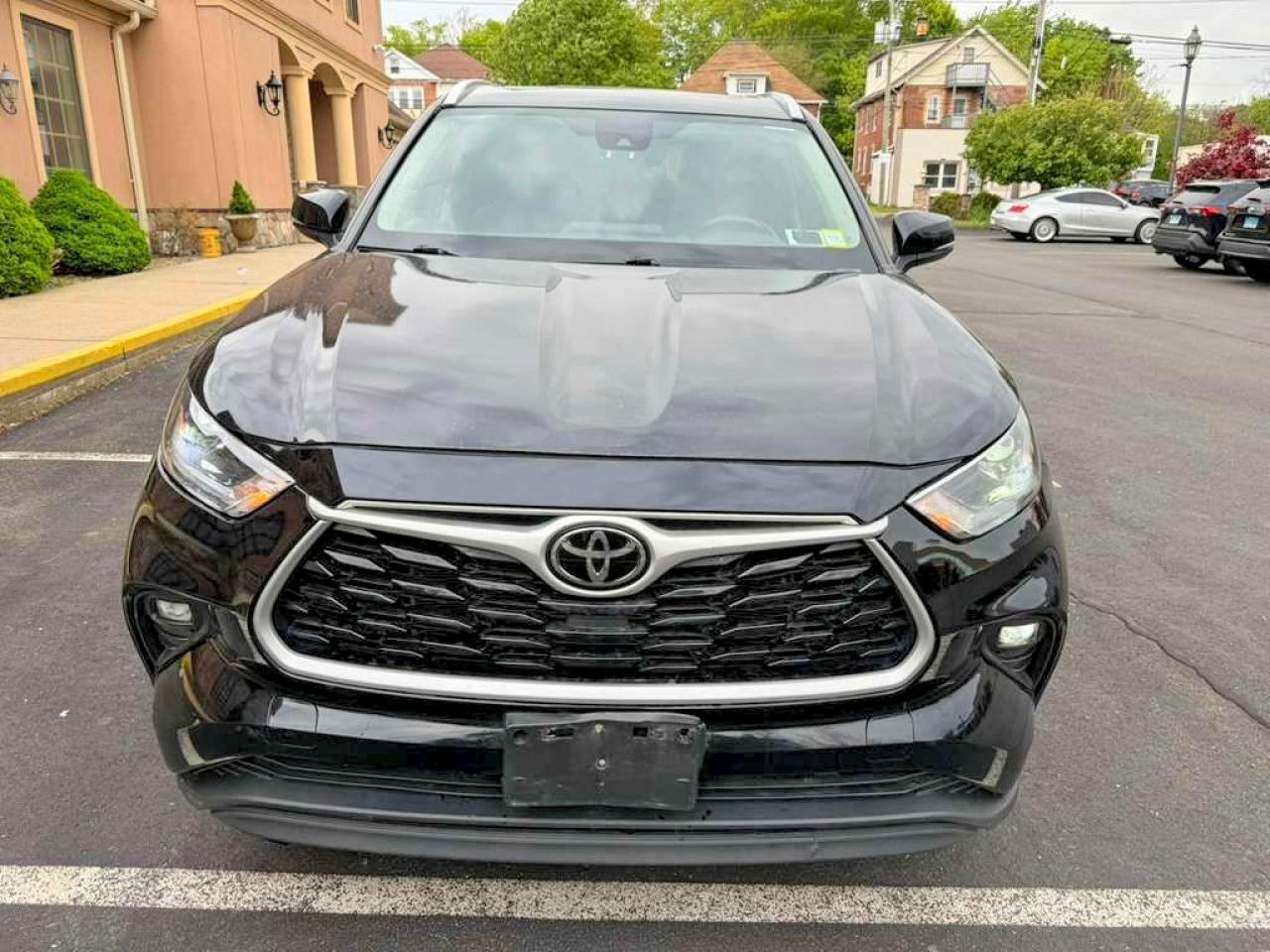 TOYOTA HIGHLANDER