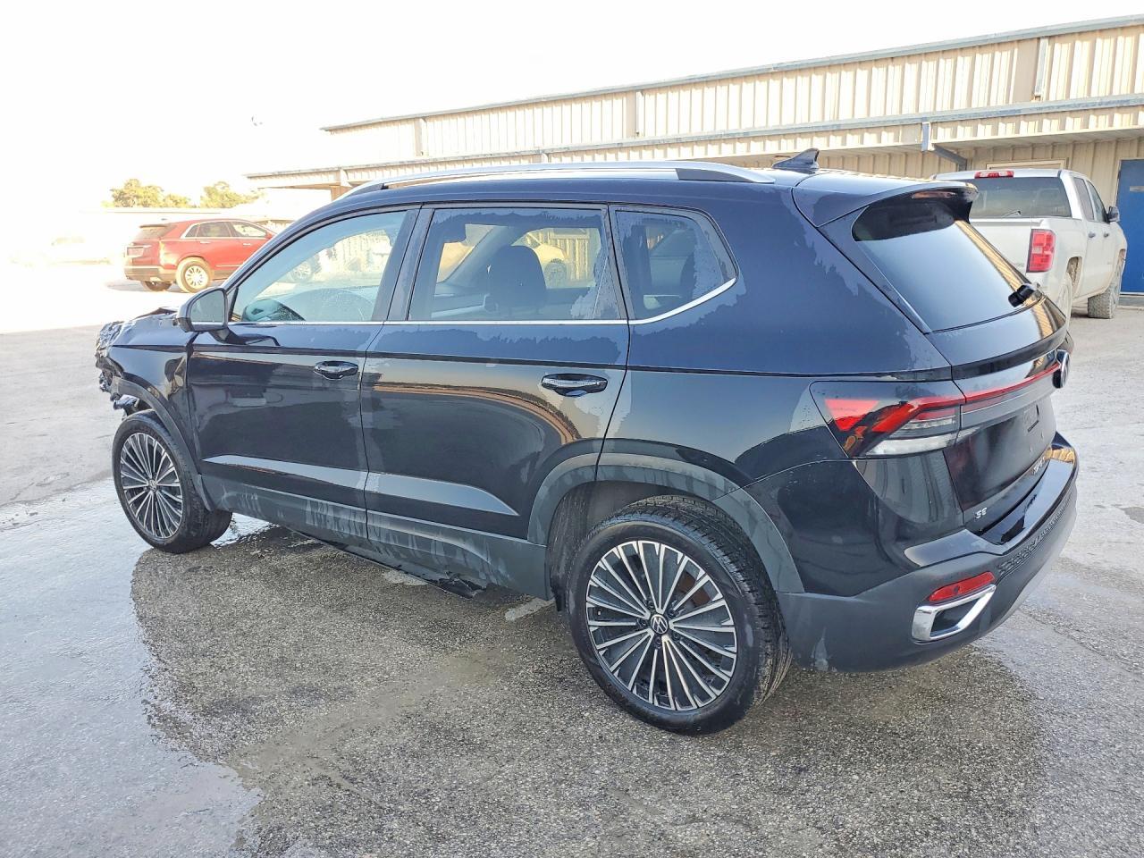VOLKSWAGEN TAOS
