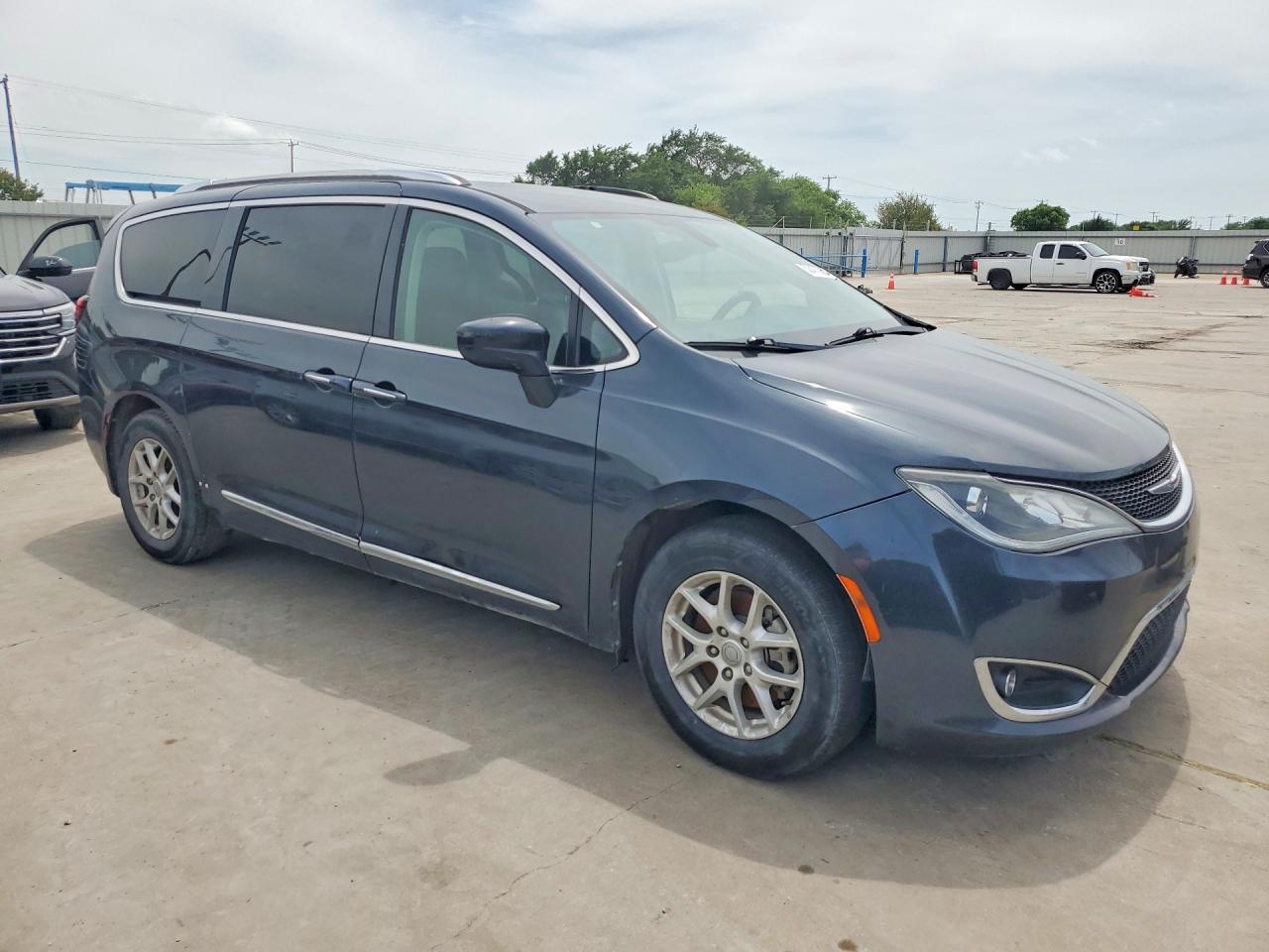 CHRYSLER PACIFICA
