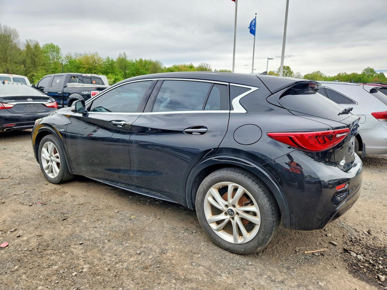2018 INFINITI QX30 — фото 2