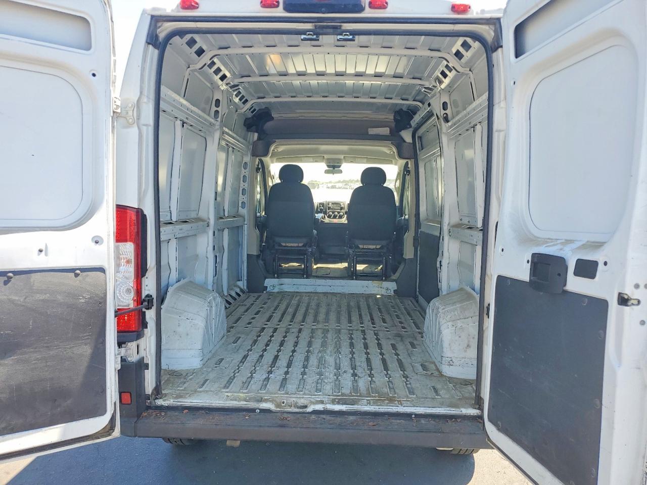 2020 RAM PROMASTER 1500 — фото 10
