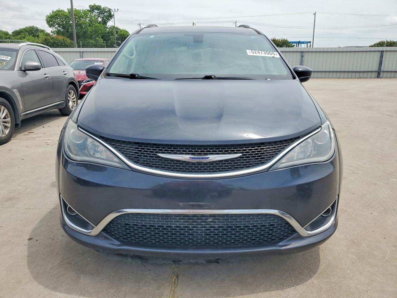 CHRYSLER PACIFICA