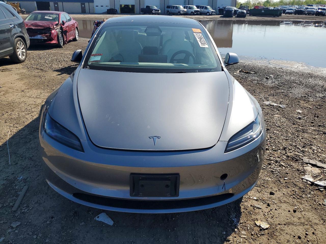 2025 TESLA MODEL 3 — фото 5