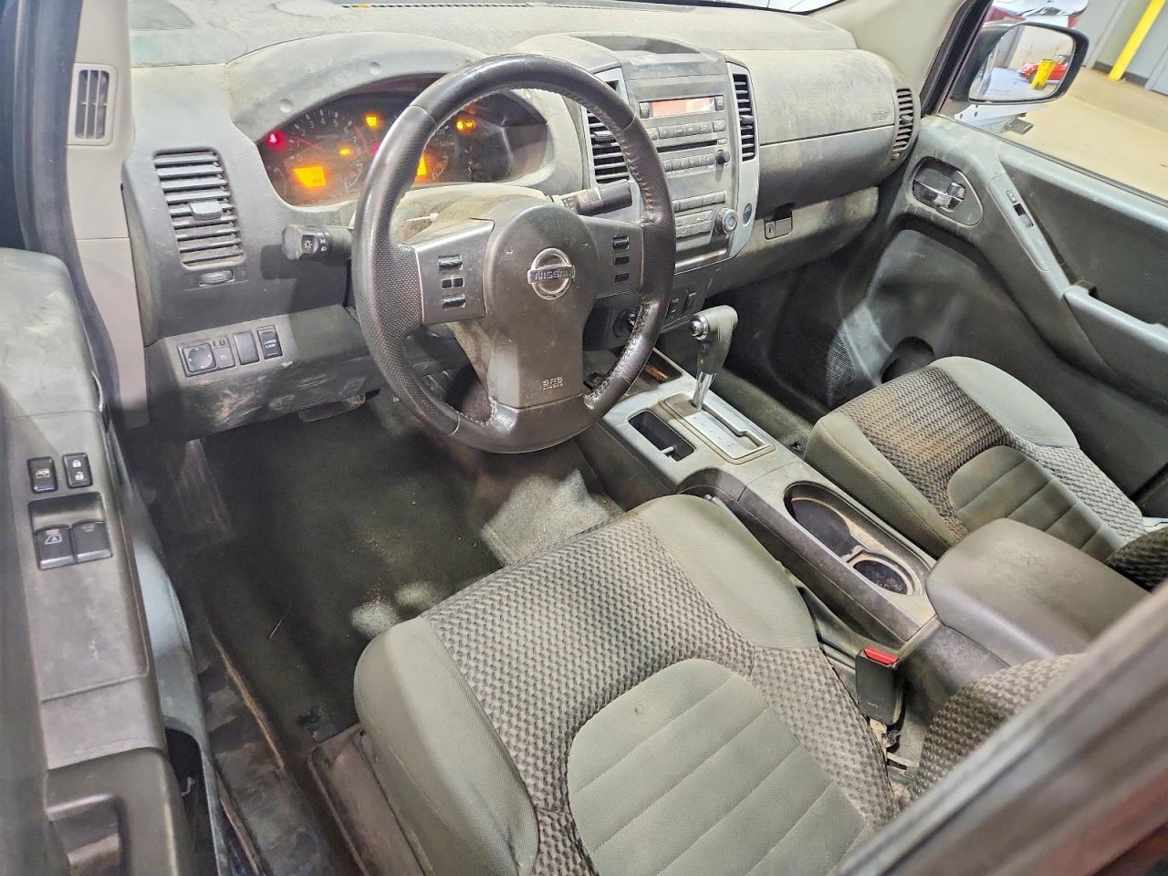 2011 NISSAN FRONTIER — фото 8