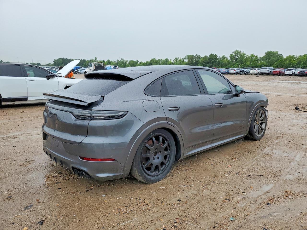PORSCHE CAYENNE COUPE