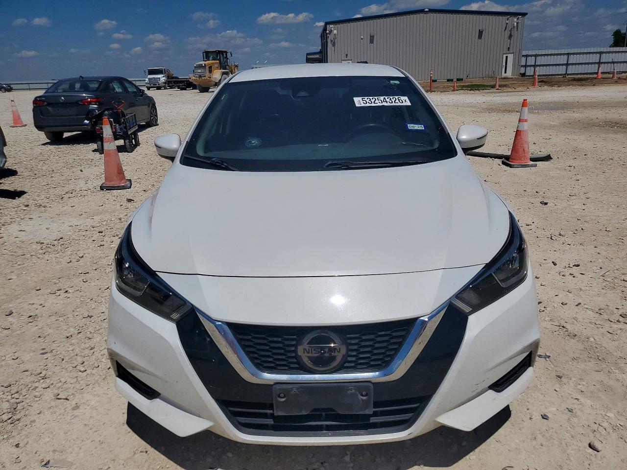 NISSAN VERSA