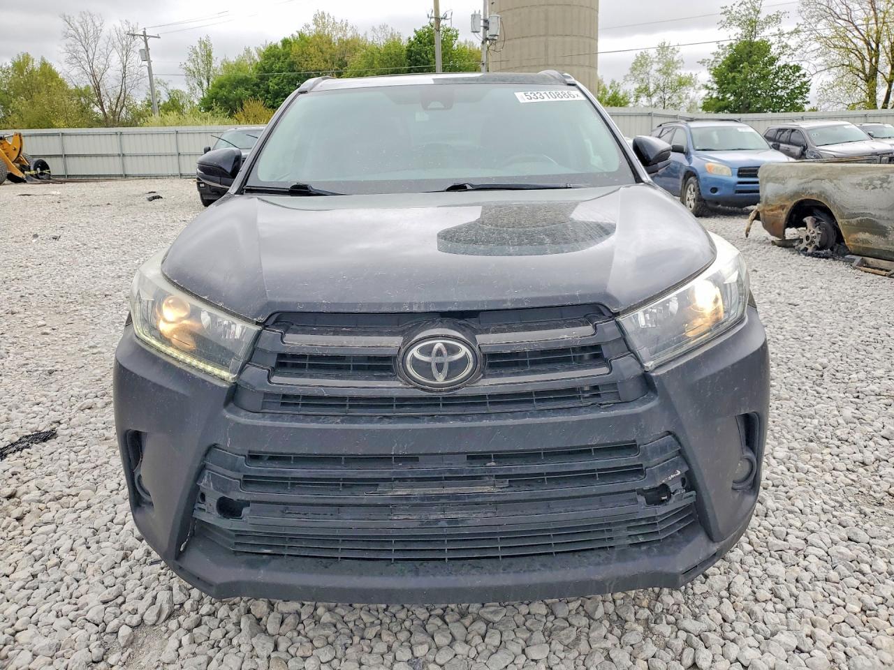 TOYOTA HIGHLANDER