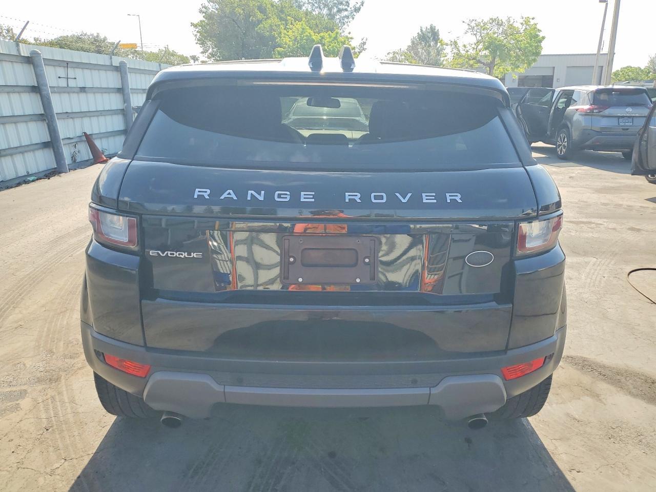 2017 LAND ROVER RANGE ROVER EVOQUE — фото 6