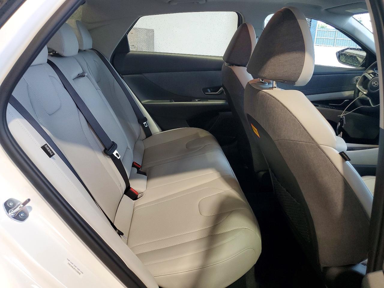 2026 HYUNDAI ELANTRA HYBRID — фото 10