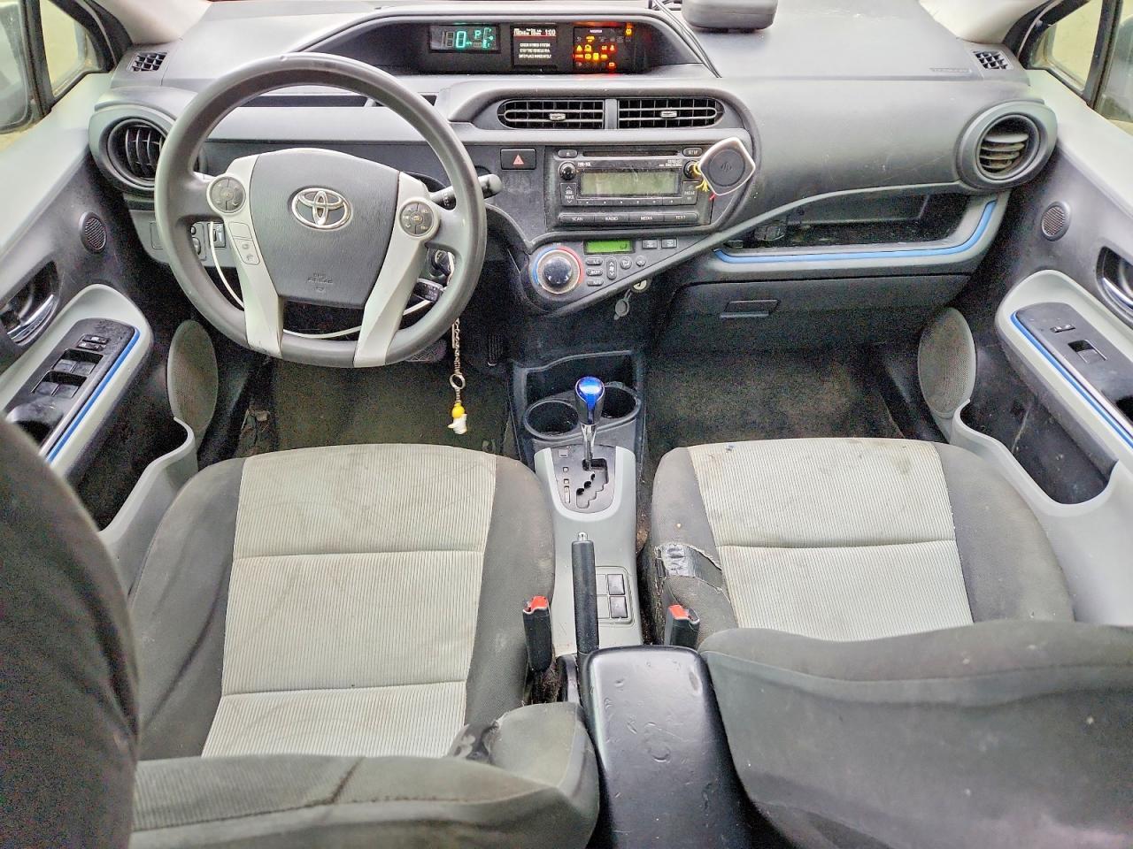 2013 TOYOTA PRIUS C — фото 8