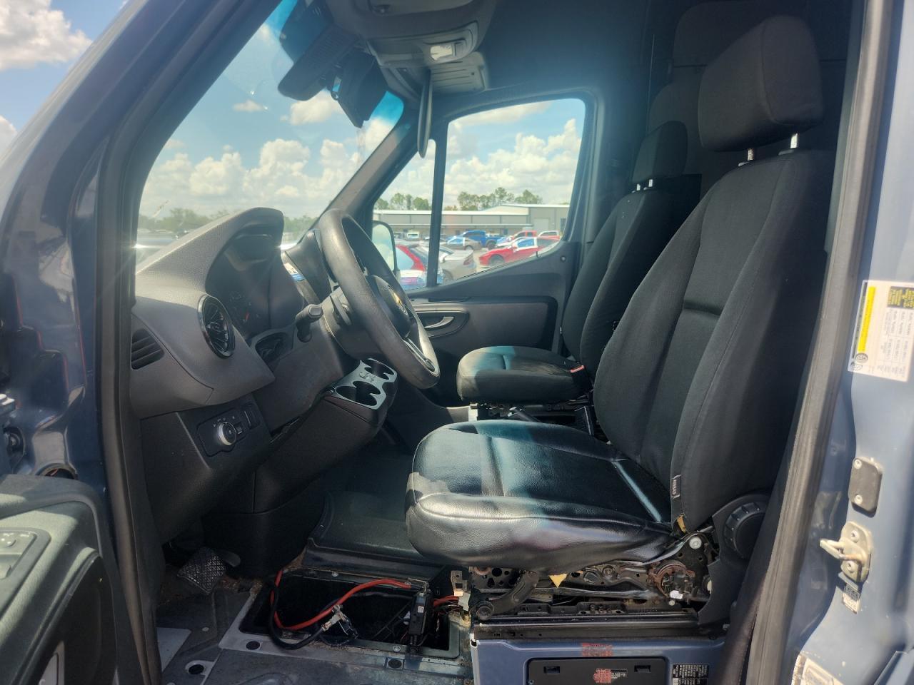 MERCEDES-BENZ SPRINTER