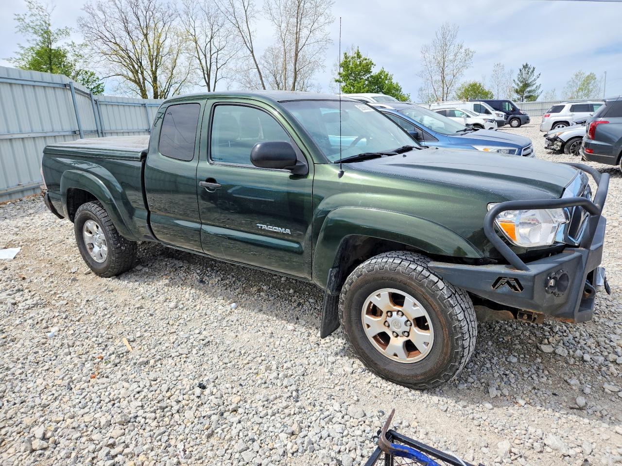 TOYOTA TACOMA