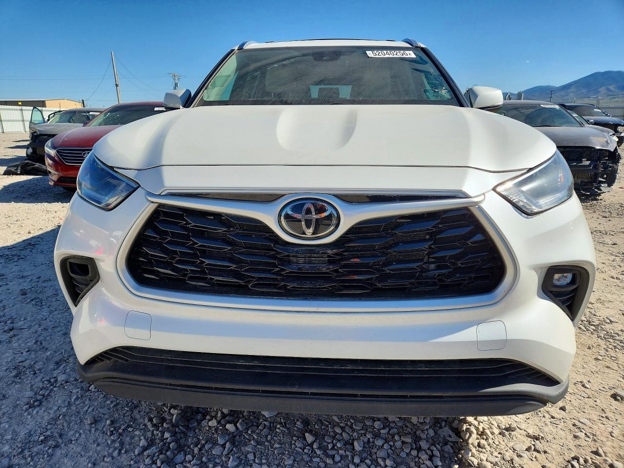 TOYOTA HIGHLANDER