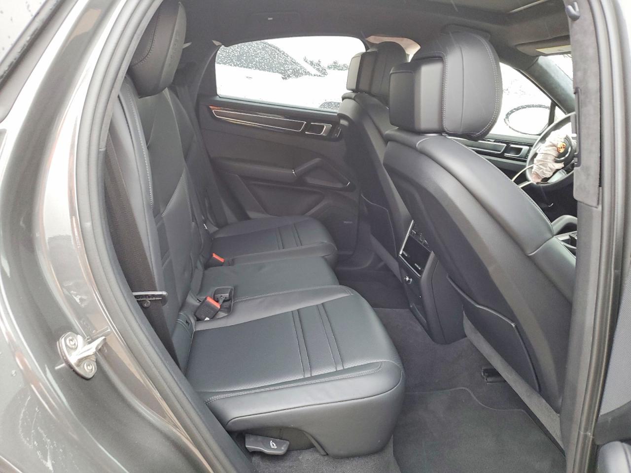 PORSCHE CAYENNE COUPE