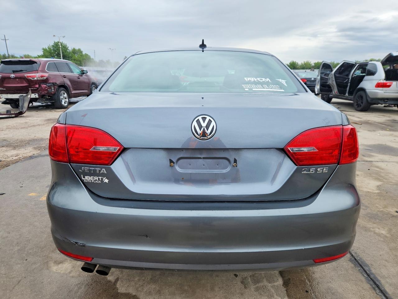 VOLKSWAGEN JETTA