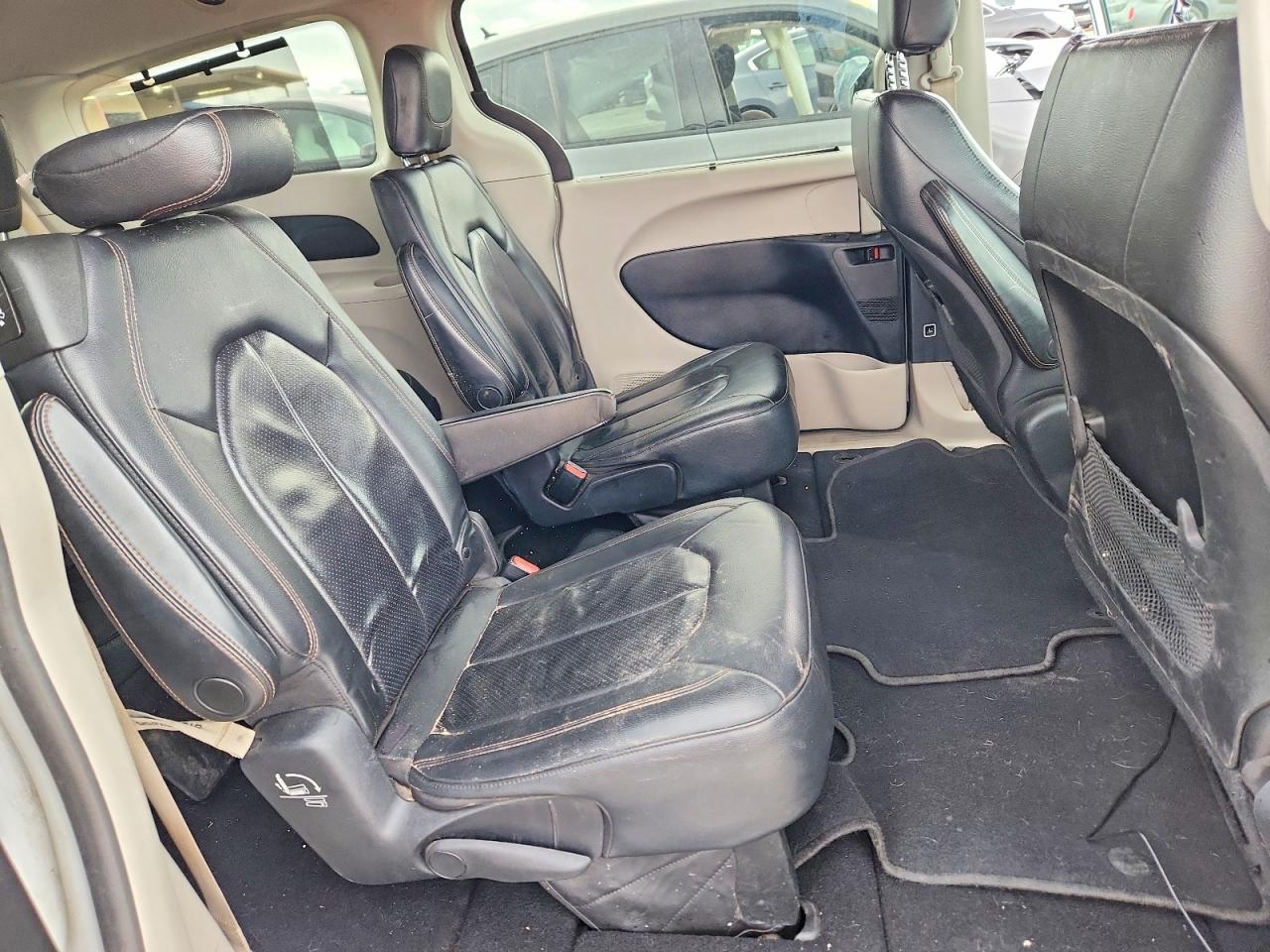 CHRYSLER PACIFICA