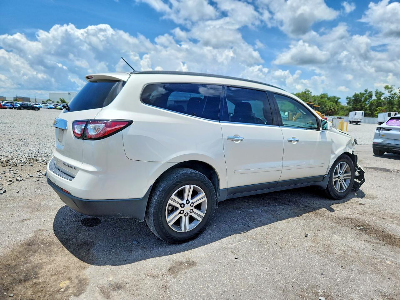 2015 CHEVROLET TRAVERSE — фото 3