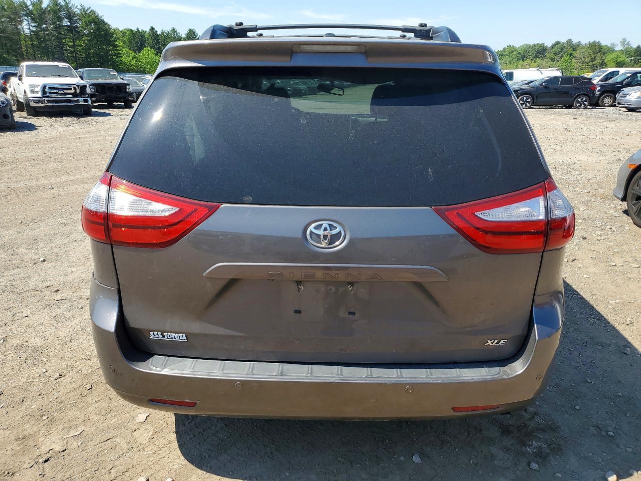 2017 TOYOTA SIENNA — фото 6