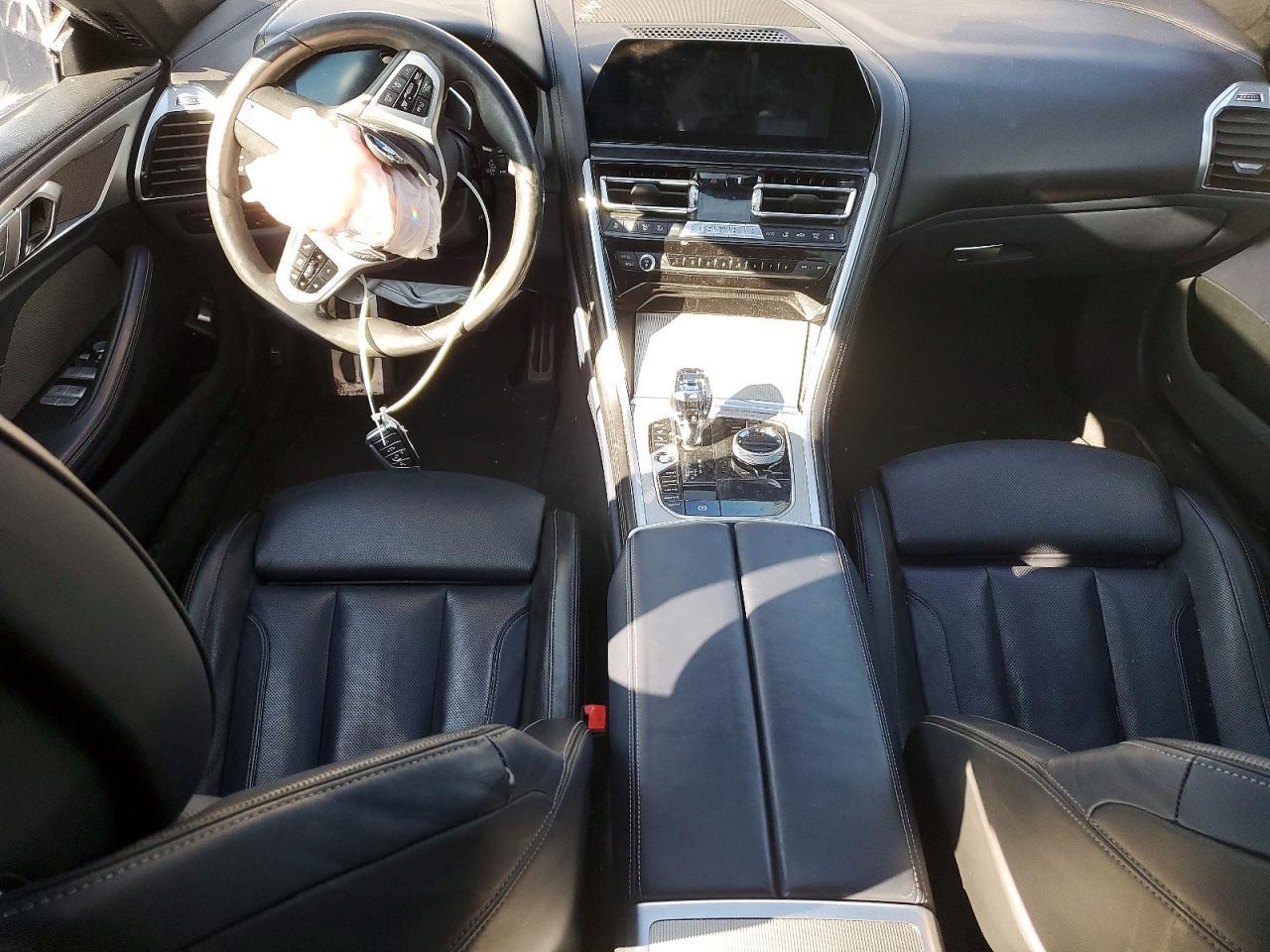 BMW 8 SERIES