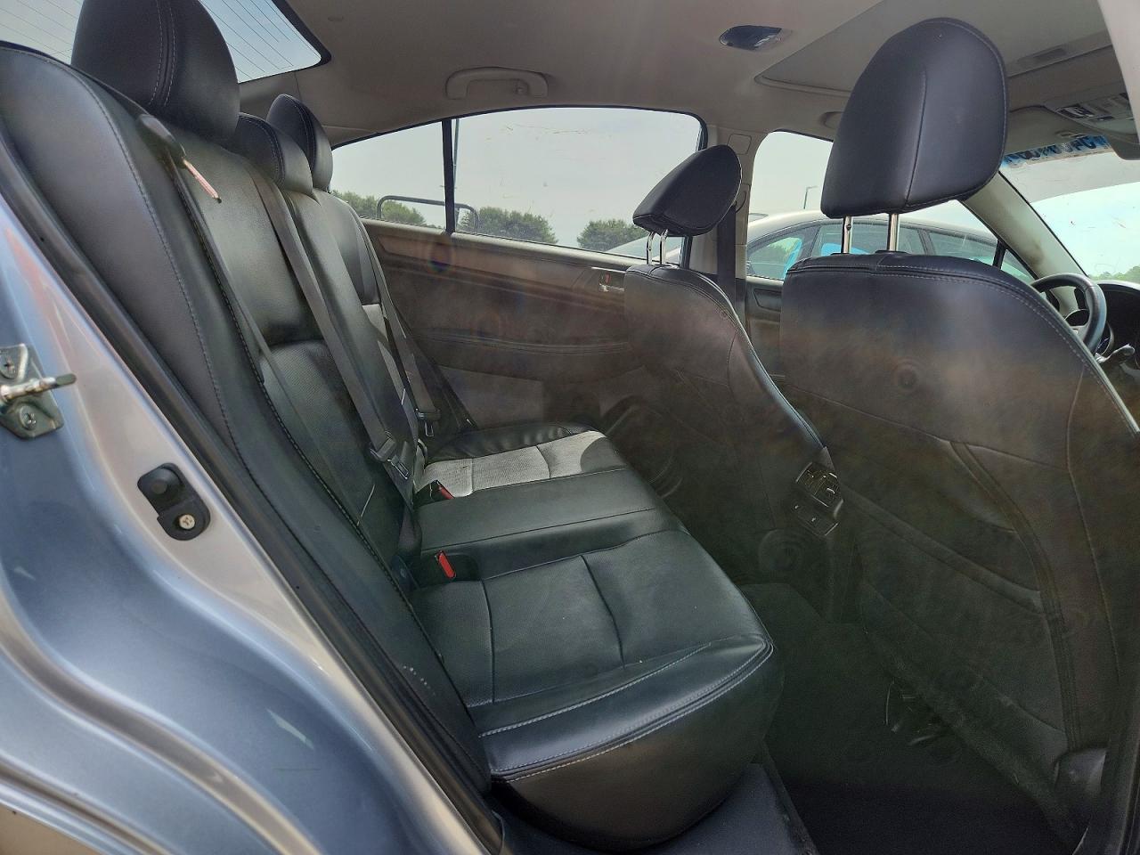 SUBARU LEGACY
