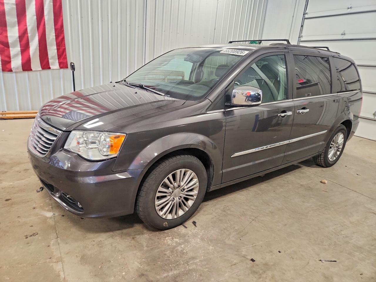 2015 CHRYSLER TOWN & COUNTRY — фото 1