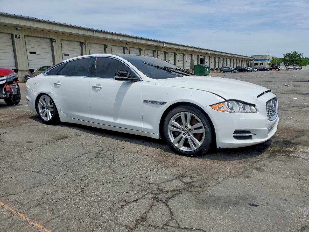 2013 JAGUAR XJ — фото 4