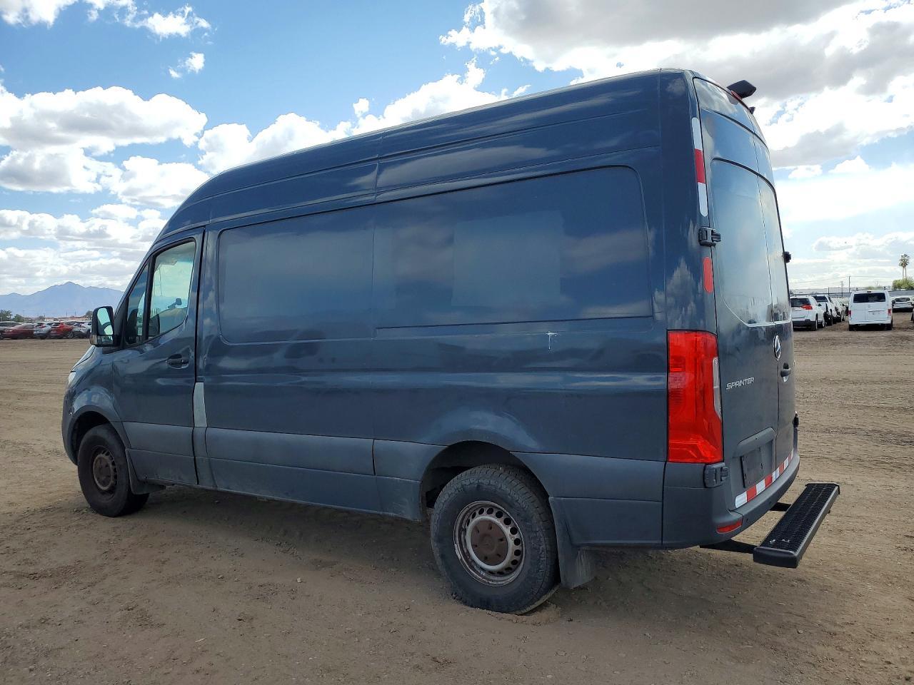 MERCEDES-BENZ SPRINTER