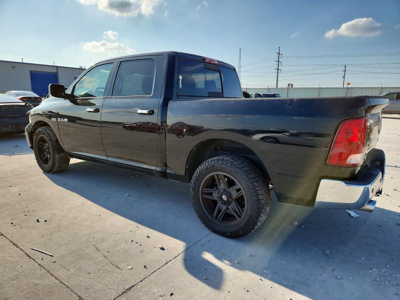 2010 DODGE RAM 1500 — фото 2