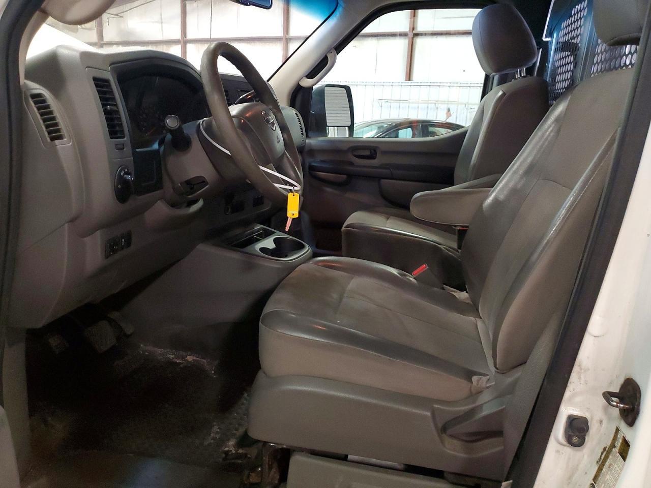 NISSAN NV