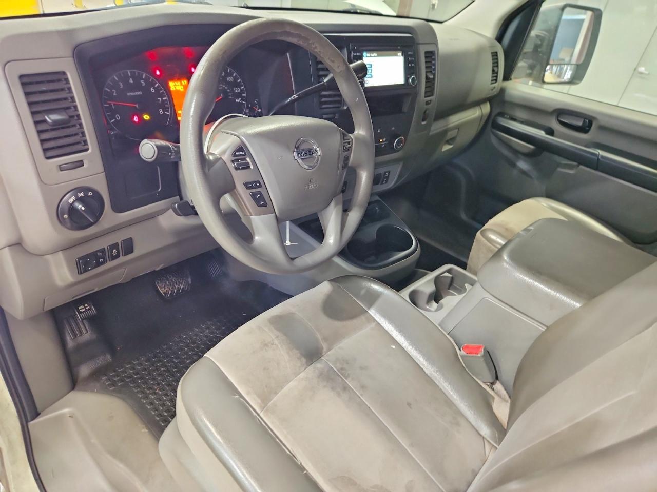 NISSAN NV2500