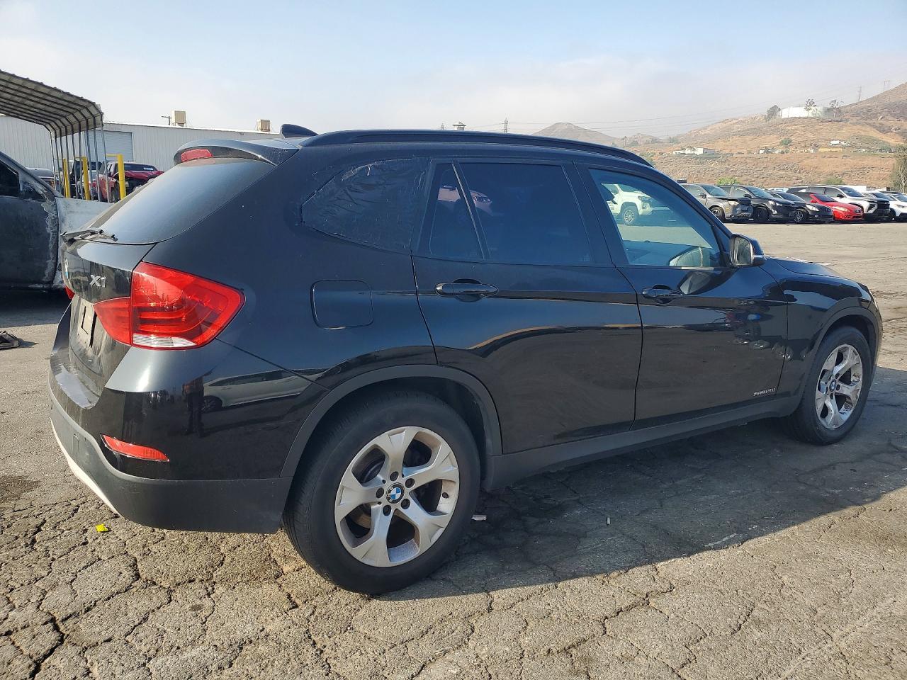 2015 BMW X1 — фото 3