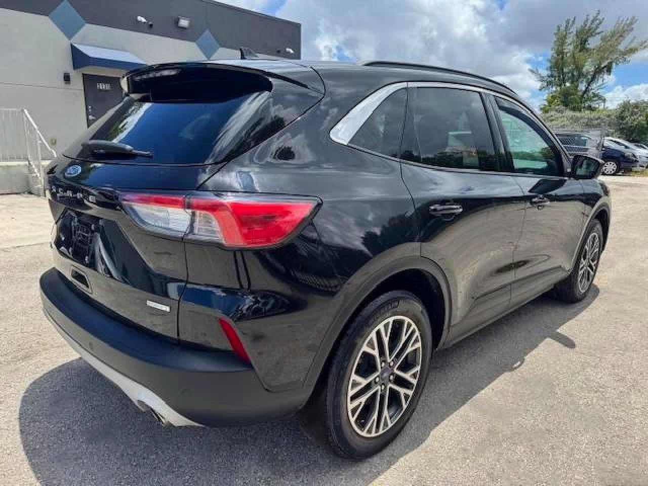 FORD ESCAPE