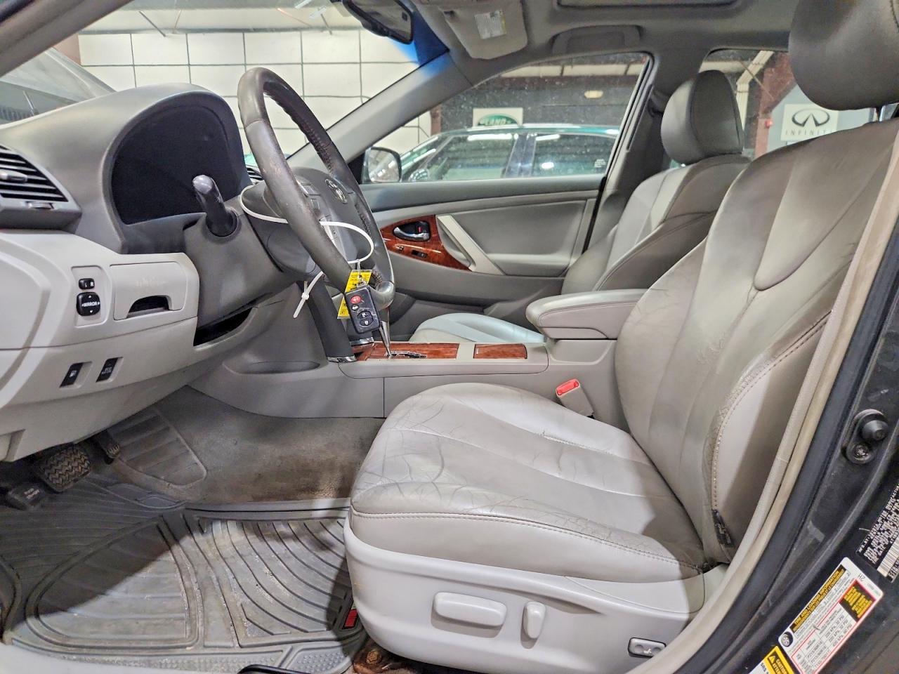 2011 TOYOTA CAMRY HYBRID — фото 7