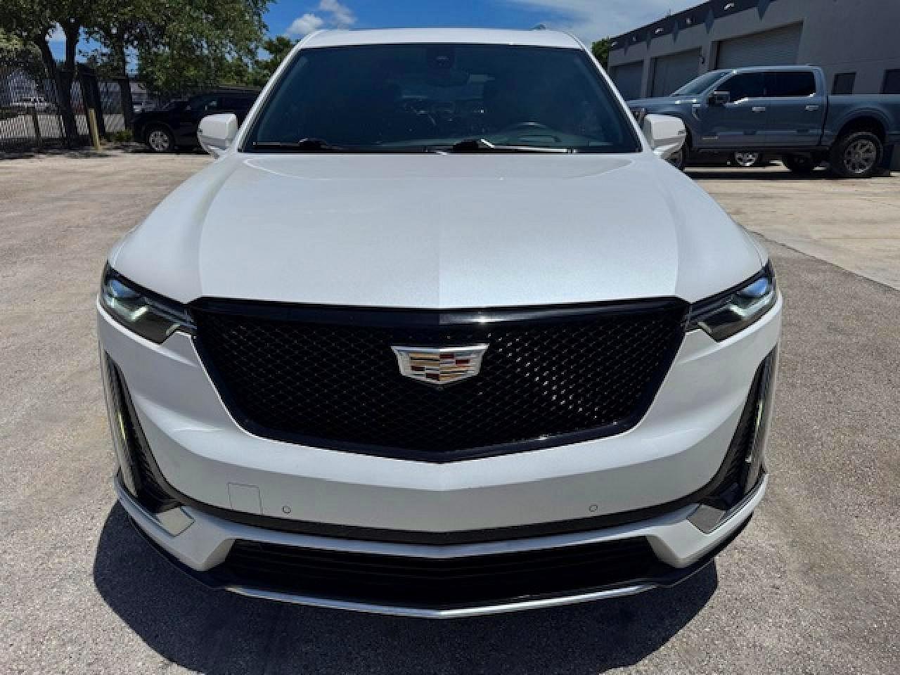 CADILLAC XT6
