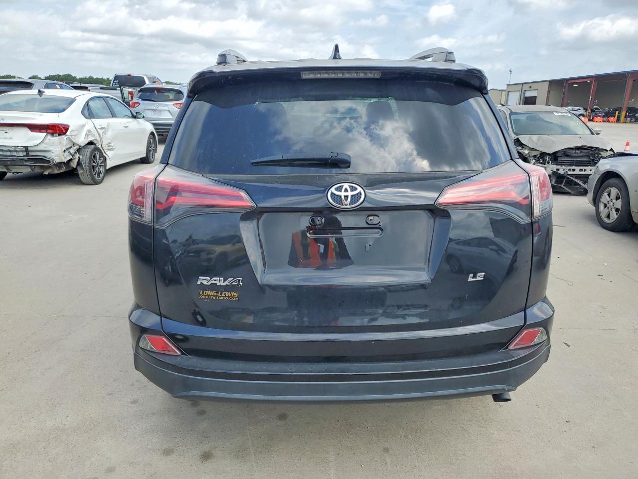 2018 TOYOTA RAV4 — фото 6