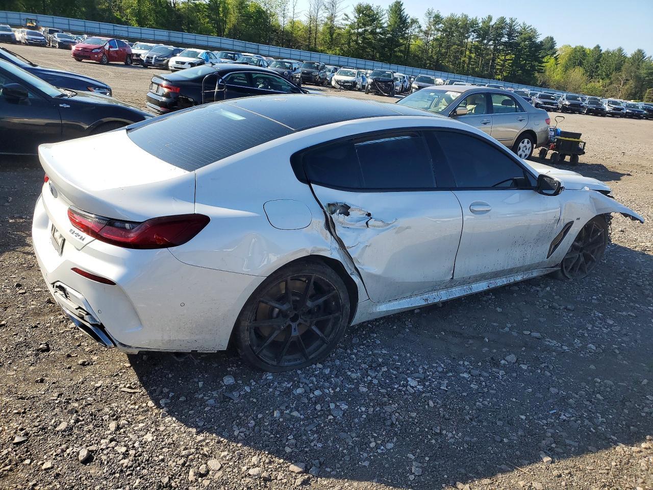 BMW 8 SERIES