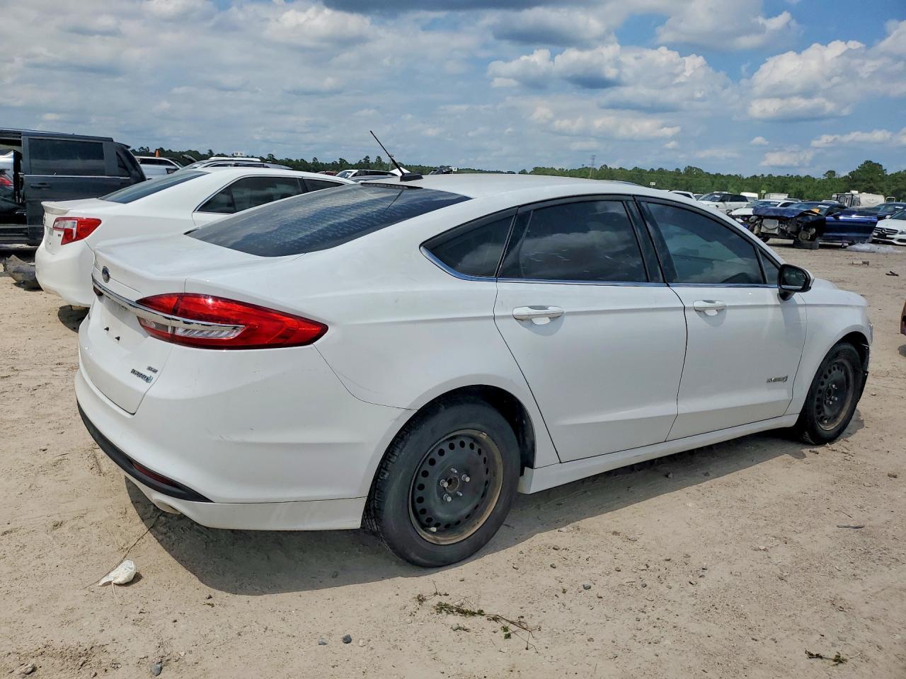 FORD FUSION HYBRID
