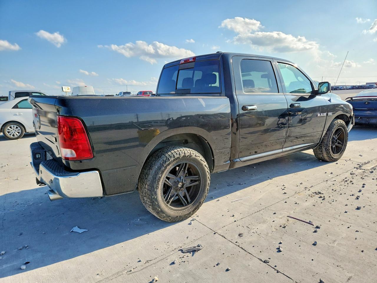 2010 DODGE RAM 1500 — фото 3