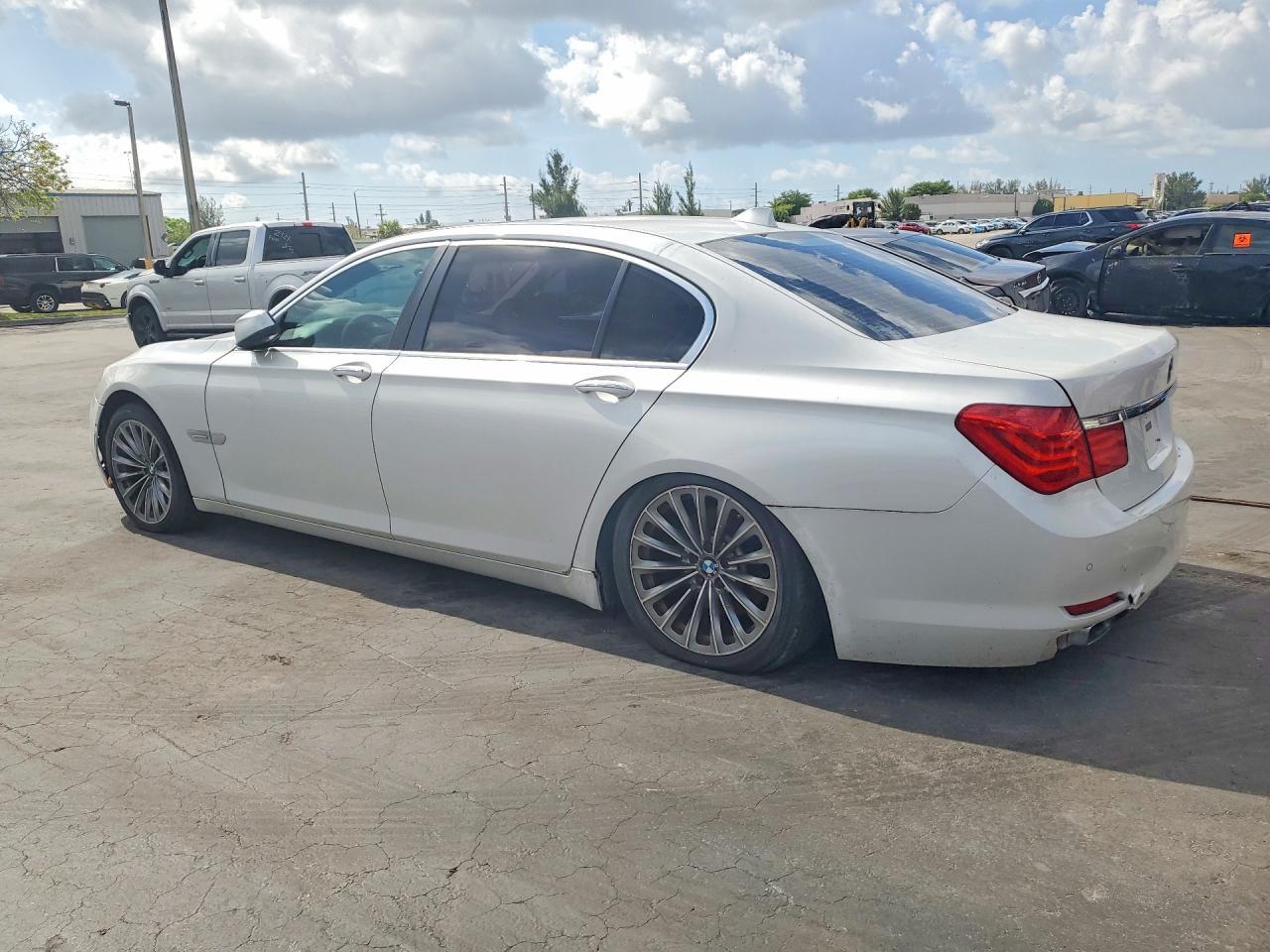 BMW 7 SERIES