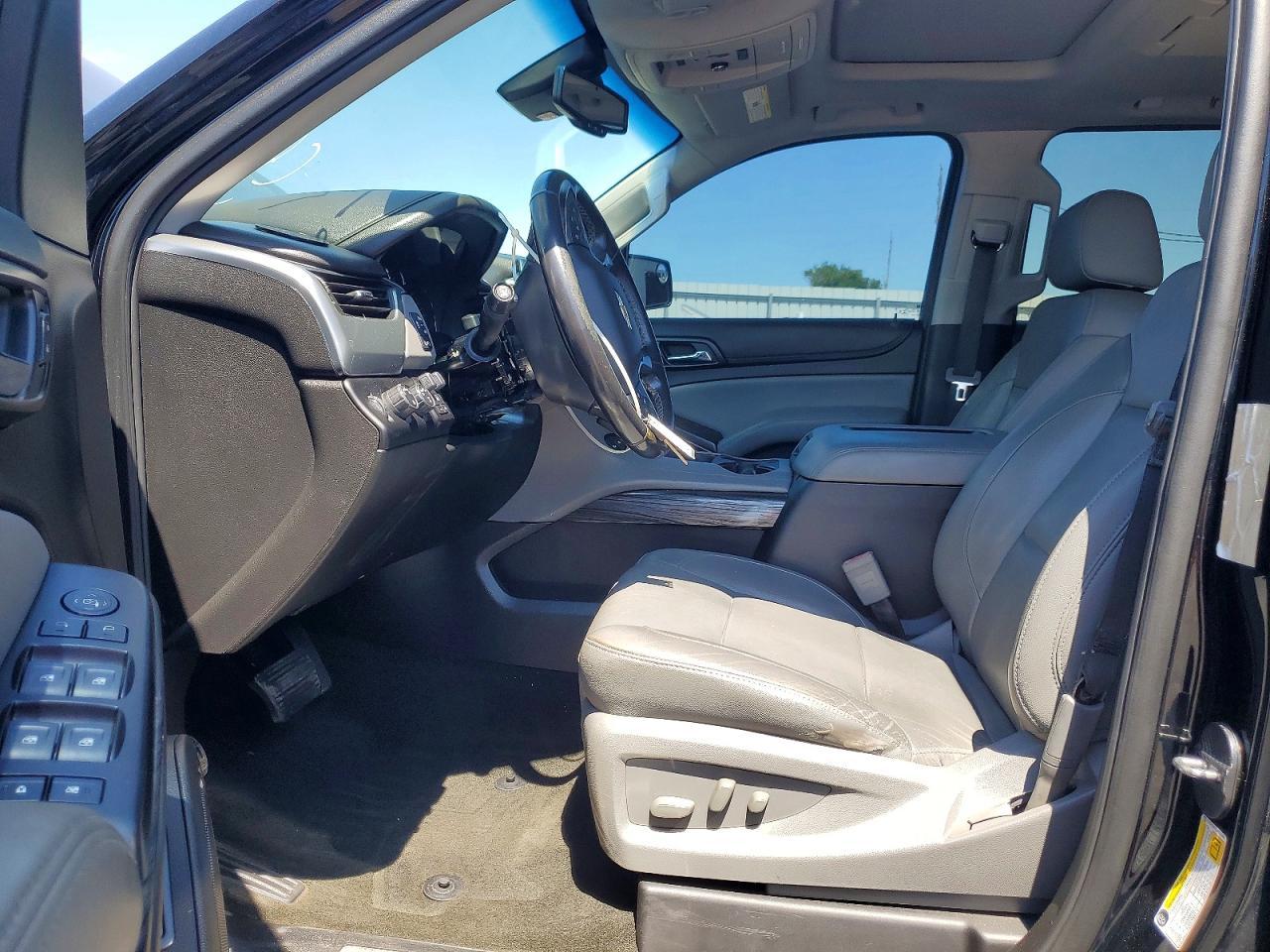 CHEVROLET SUBURBAN