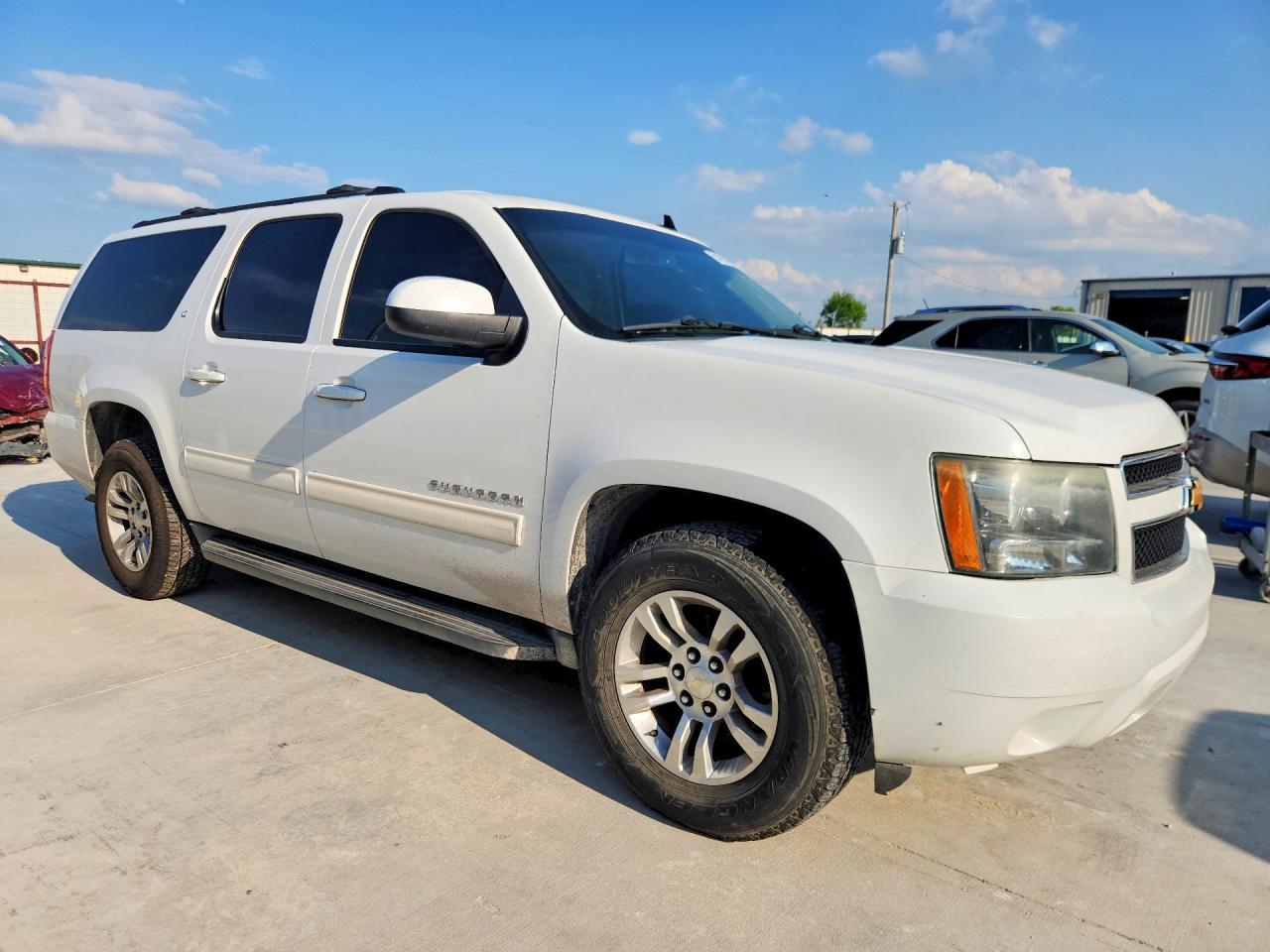 2014 CHEVROLET SUBURBAN — фото 4