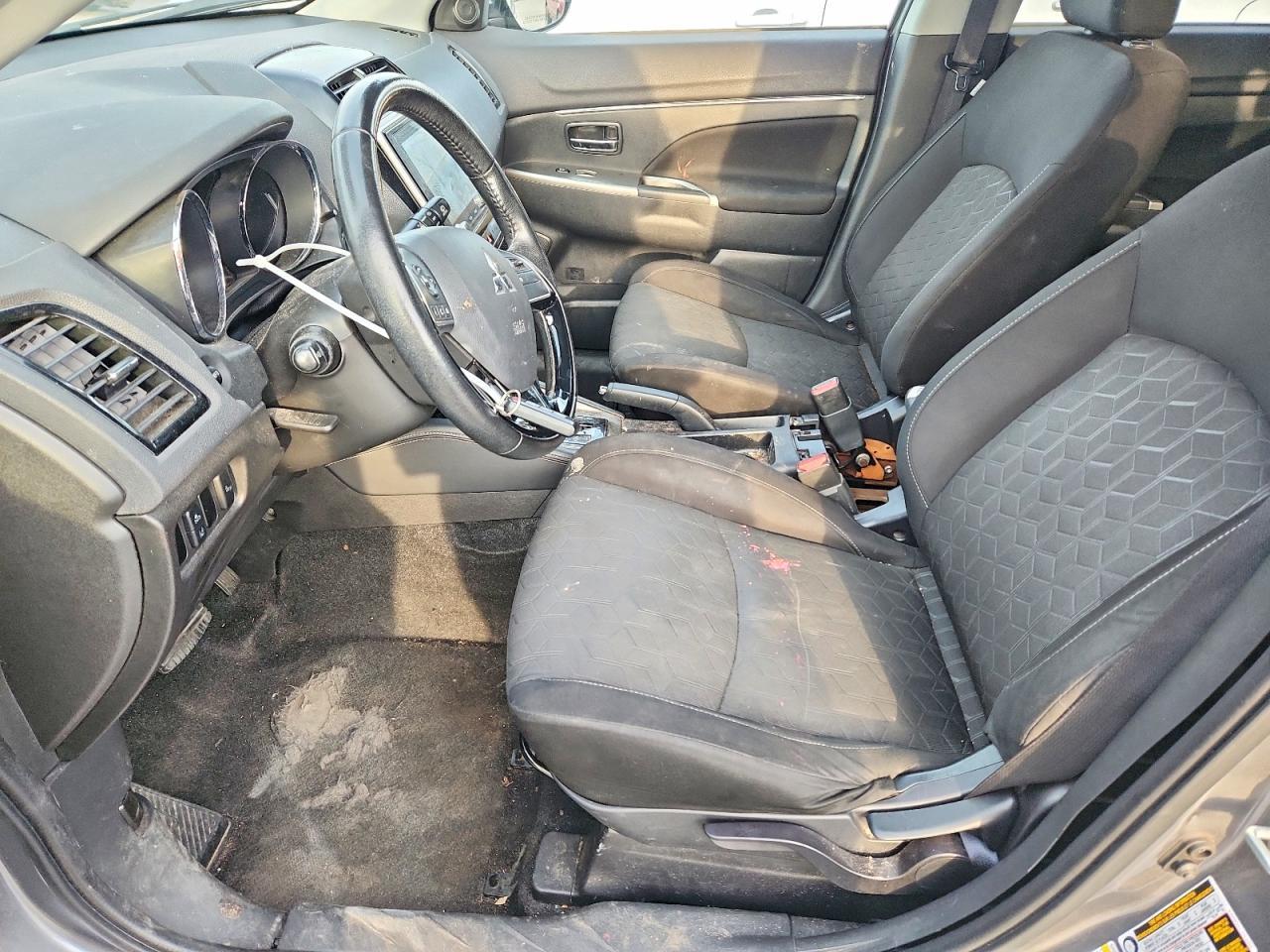 MITSUBISHI OUTLANDER SPORT
