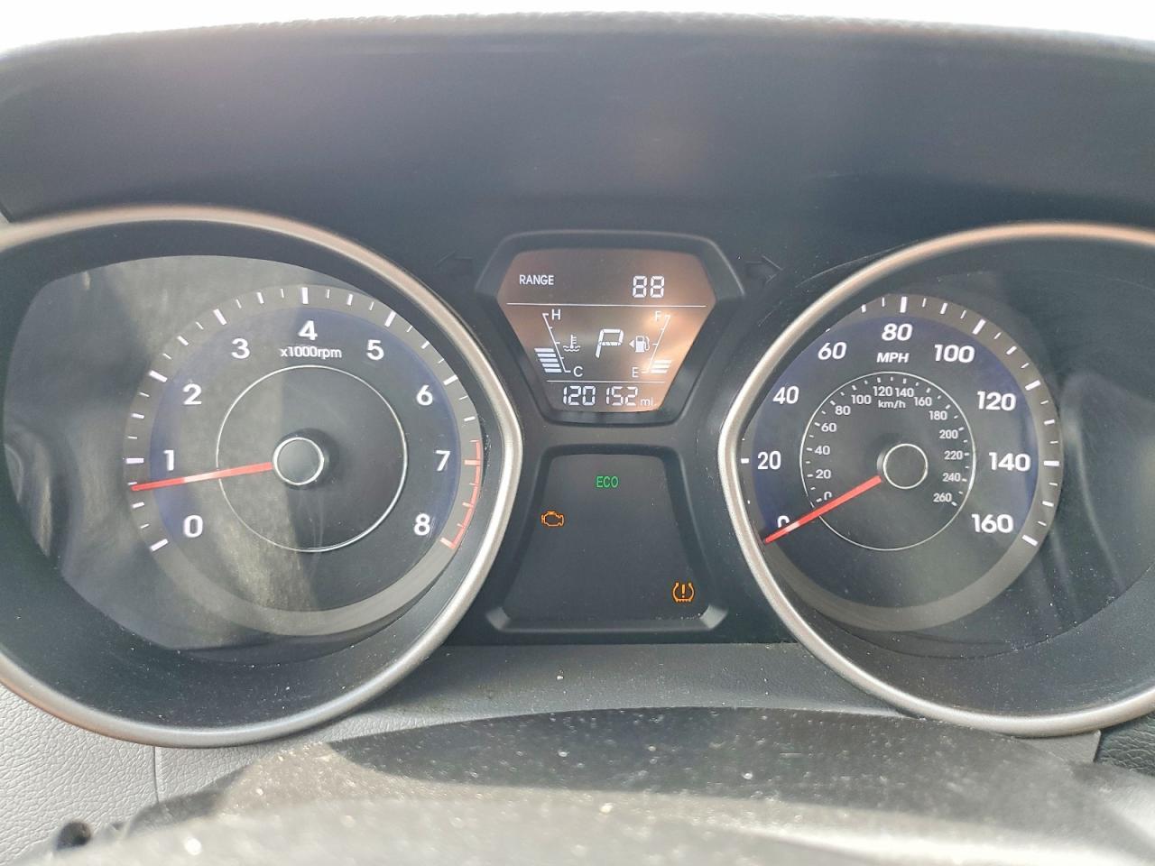 2016 HYUNDAI ELANTRA — фото 9