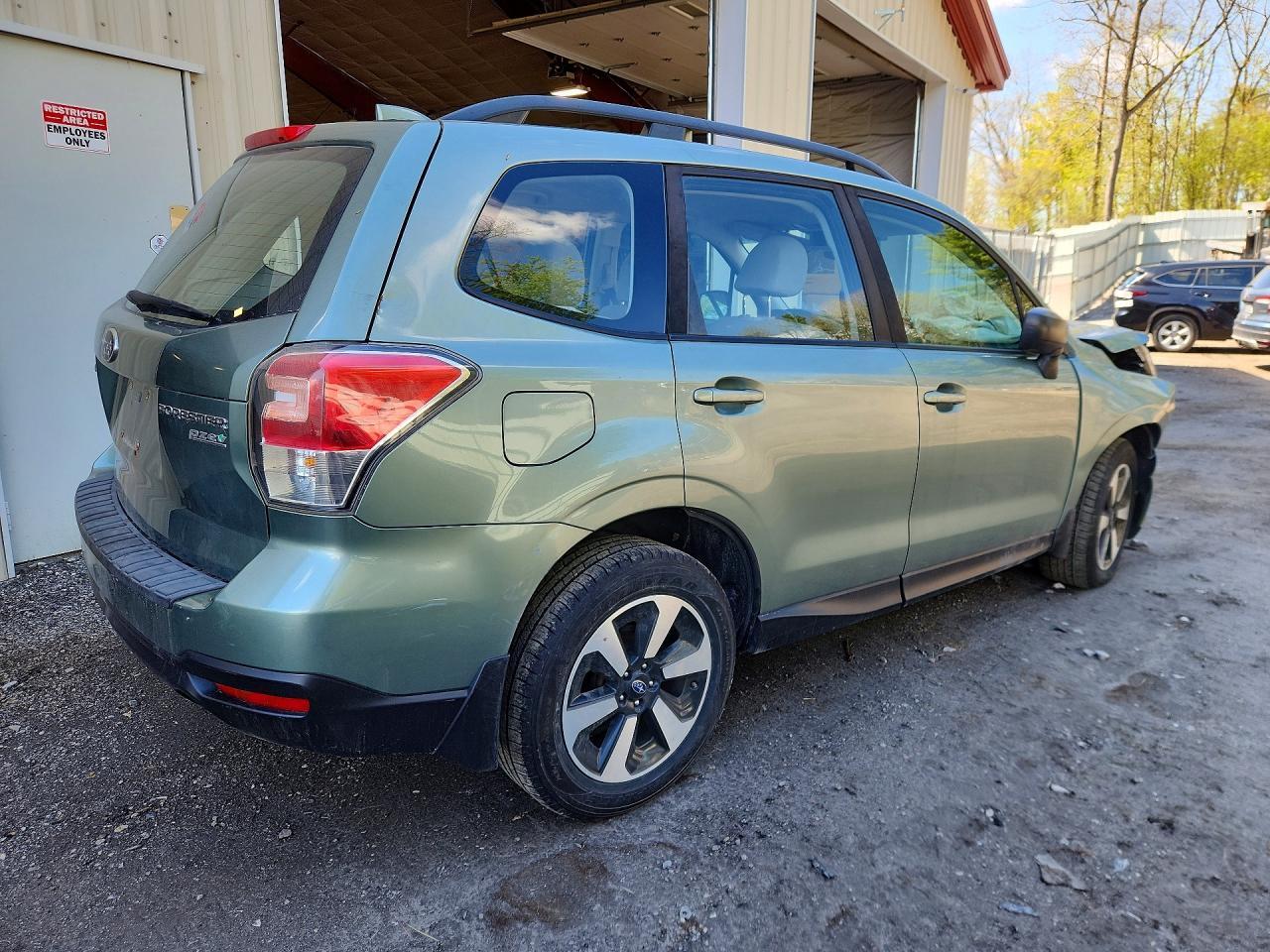 2017 SUBARU FORESTER — фото 3