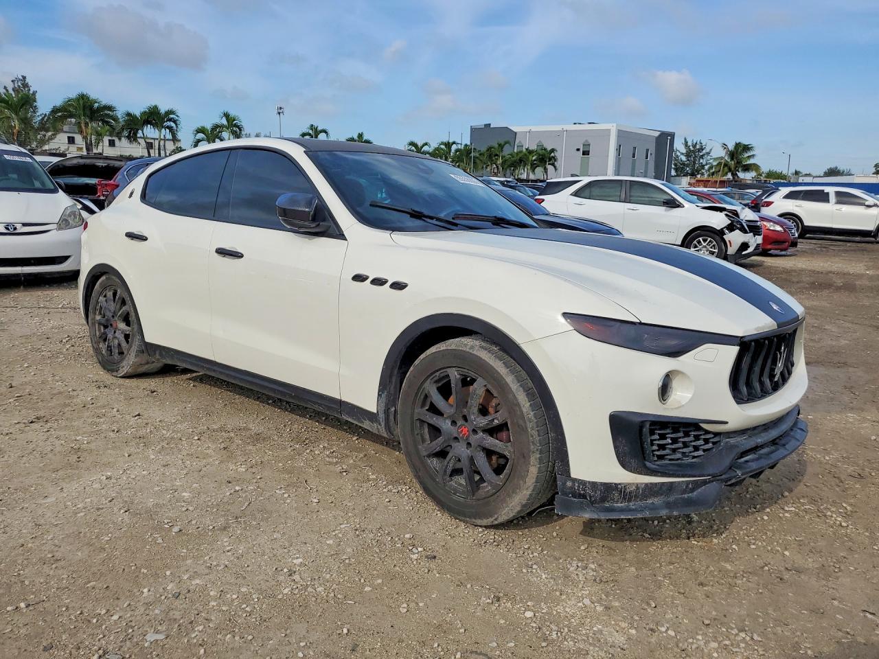 MASERATI LEVANTE