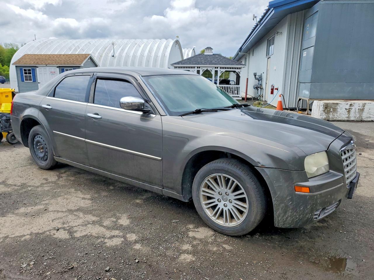 CHRYSLER 300