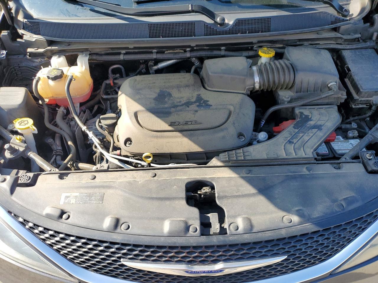 2020 CHRYSLER VOYAGER — фото 12