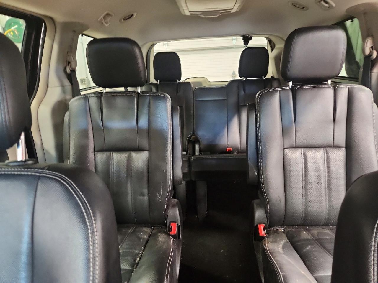 2015 CHRYSLER TOWN & COUNTRY — фото 10