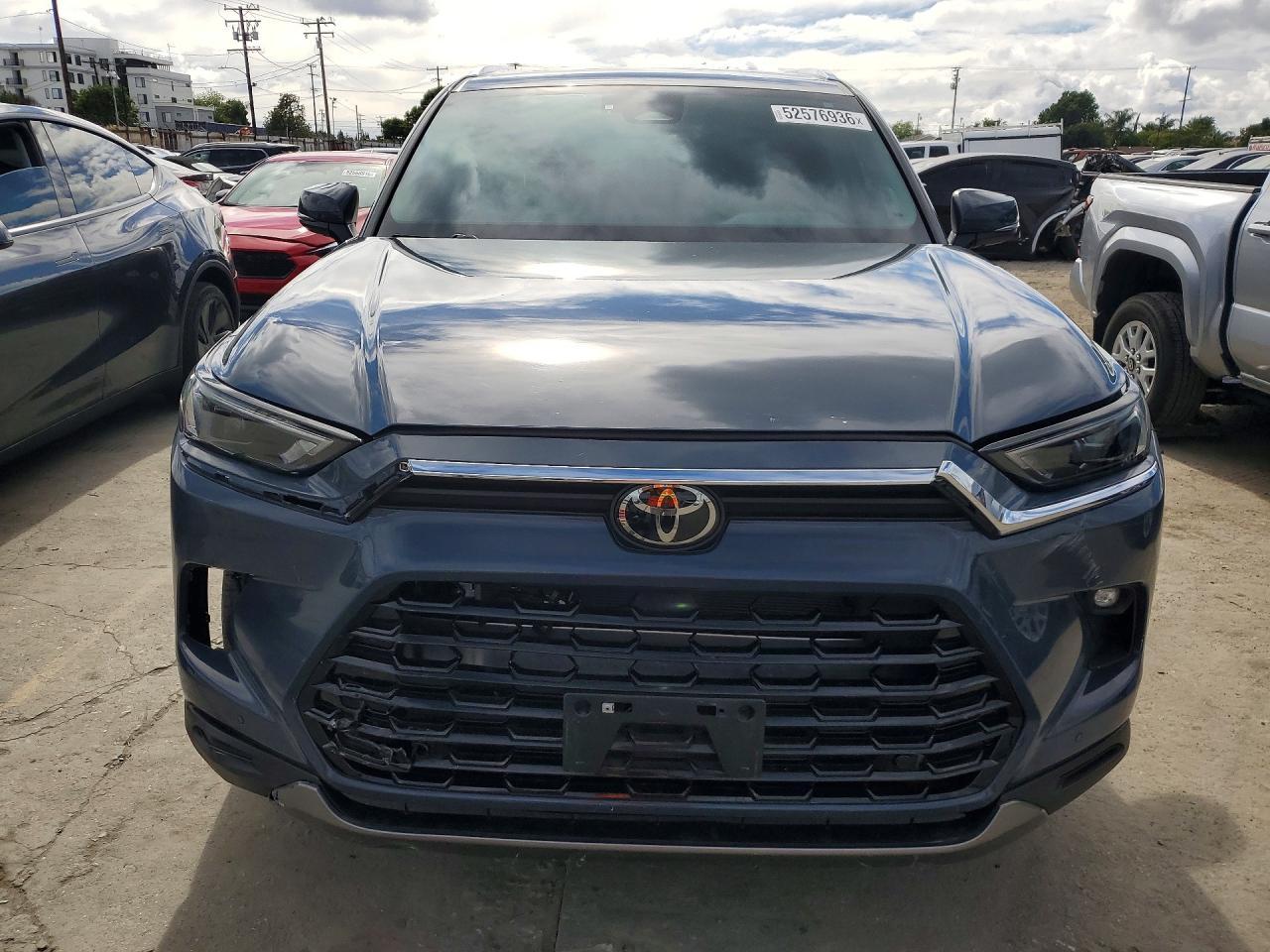TOYOTA HIGHLANDER